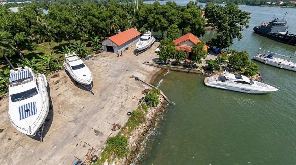 KHU BẾN TÀU DU LỊCH BLUERIVER YACHT